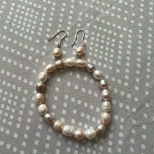 Bracelet and Earrings Pearls Set